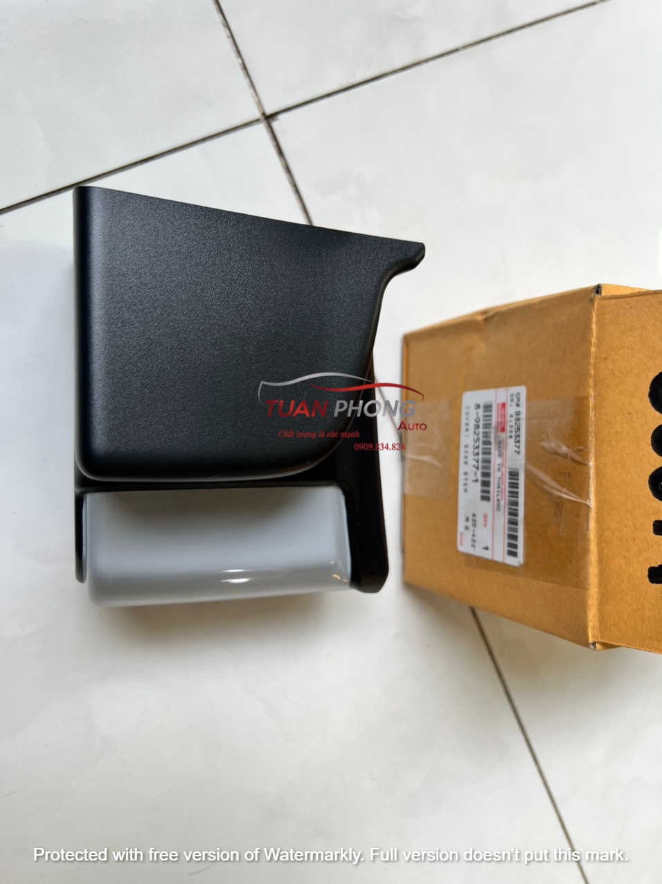 ốp đầu Bậc Lên Xuống ISUZU MUX/8-98253377-1